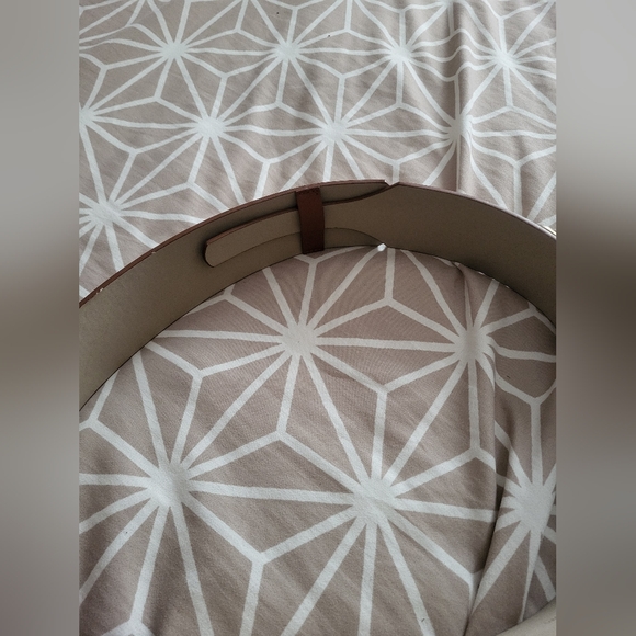 LOFT Tan Belt with Gold Buckle - Picture 4 of 6